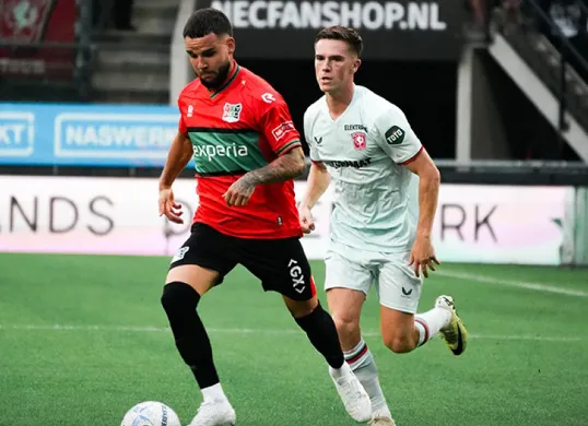 Bek Timnas Indonesia, Calvin Verdonk saat membela NEC Nijmegen menghadapi FC Twente di kompetisi Eredivisie Belanda 2024-25. (Sumber: nec-nijmegen.nl)