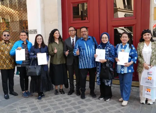 Wakil Gubernur, Jakarta Rano Karno bertemu dengan President of Paris Fashion Week, Pascal Morand dan jajaran. (Sumber: Dok. Tim Gubernur Jakarta)