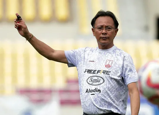 Ong Kim Swee, berhasil menuntaskan misi menyelematkan Persis Solo dari degradasi. (Sumber: LIB)