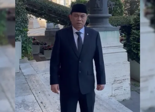 Pasbata pertanyakan keadilan pemberitaan kasus judol Kenapa hanya Budi Arie Setiadi yang disorot Simak penjelasan lengkapnya! (Sumber: Instagram/@budiariesetiadi)