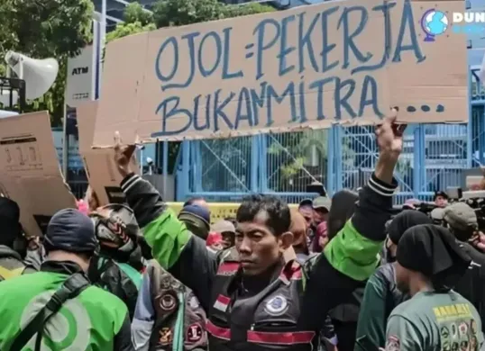 Demo driver ojol hari ini, Koalisi Ojol Nasional akui tak terlibat. (Sumber: tangkapan layar Instagram/@duniahariini17)