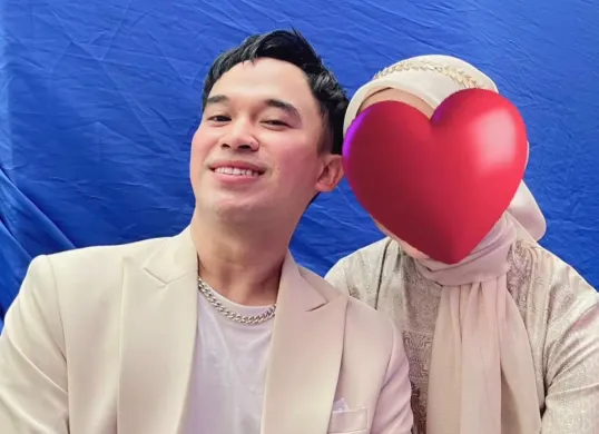 Momen Anwar Sanjaya Pigano atau dikenal Anwar BAB bersama dengan calon istrinya. (Sumber: Instagram/@anwar_bab)
