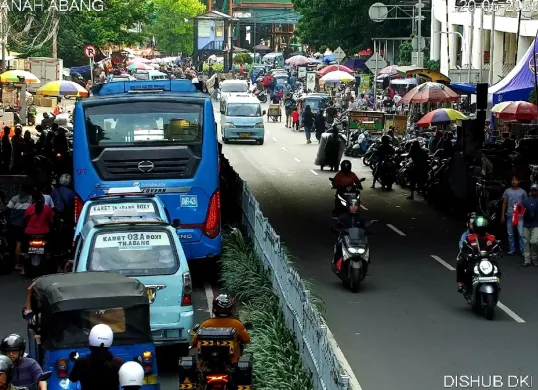 Kamera pengawas di Tanah Abang, Jakarta Pusat. (Sumber: Dok. Kominfotik Dishub DKI Jakarta)