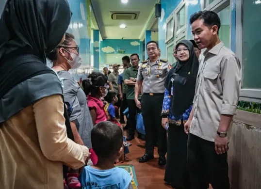 Wakil Presiden Gibran Rakabuming Raka kunjungi Puskesmas Kembangan, Rabu, 20 Mei 2025. (Sumber: Dok. Kominfotik Jakbar)