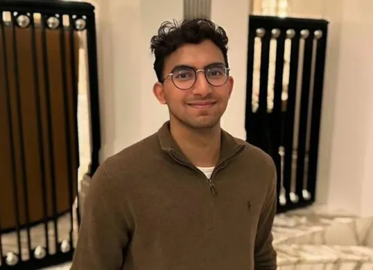 Profil Lengkap Izzat Assegaf, Putra Najwa Shihab yang Menginspirasi Generasi Muda (Sumber: Instagram/Izzat Assegaf)