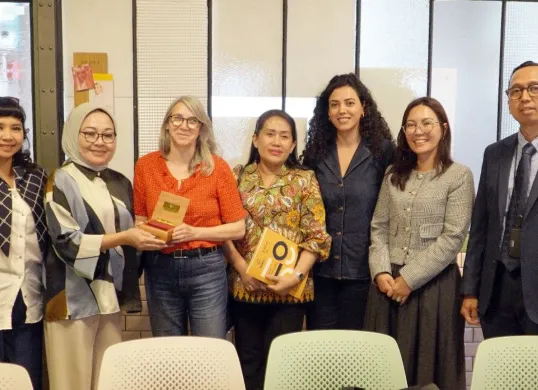 Delegasi Jakarta dalam pertemuan strategis dengan L’incubateur Les Ateliers de Paris, mitra utama penyelenggara Paris Fashion Week dari pihak pemerintah kota Paris. (Sumber: Dok. Dinas PPKUKM)