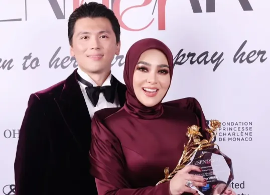 Bukan dari UNESCO, Ini Penghargaan yang Diterima Syahrini Ketika Hadir di Festival Film Cannes 2025 (Sumber: Instagram/princessyahrini)