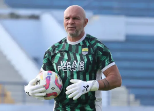 Luizinho Passos, pelatih kiper Persib. (Sumber: Instagram/@luiziinhopassos_goalk)