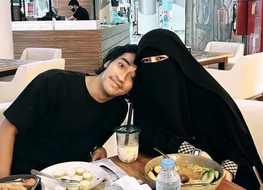 Umi Pipik dan Abidzar (Sumber: Instagram/@_ummi_pipik_)