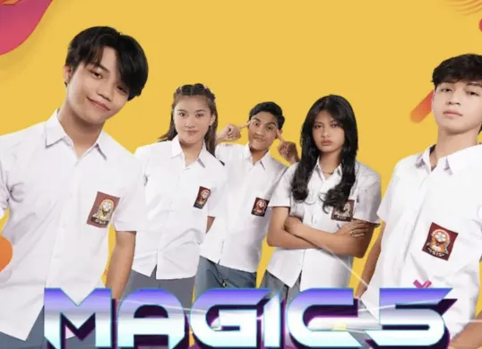 Sridevi DA dalam salah satu adegan sebagai Adara di sinetron "Magic 5", sebelum kabar kepergiannya mencuat ke publik. (Sumber: Instagram/ @mkf_official)