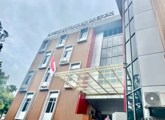 Wajah baru Gedung Perpustakaan Daerah yang terletak di Jalan Ahmad Yani, Sukarasa, Kecamatan Tangerang, Kota Tangerang. (Sumber: Poskota/Primayanti Juli Kumala Manalu)