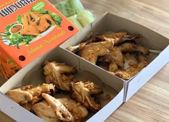 Ayam Goreng Widuran Solo, Jawa Tengah yang viral karena mengandung minyak babi. (Sumber: Instagram/@ayamgorengwiduransolo)