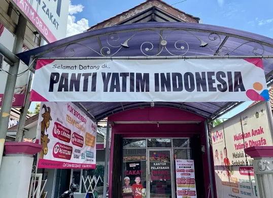 Panti Yatim Indonesia di Sukaasih, Kecamatan Tangerang, Kota Tangerang, merangkul 8 anak yatim dan dhuafa. (Sumber: POSKOTA | Foto: Primayanti)