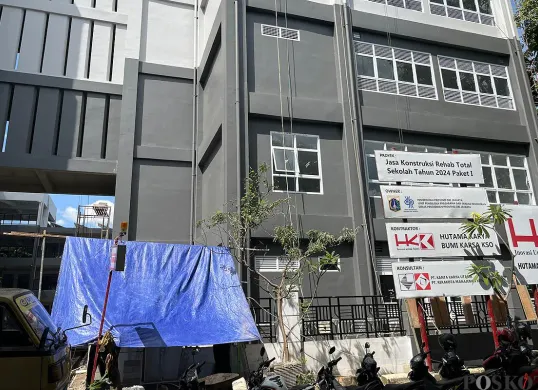 Gedung sekolah yang disorot KPK karena pembangunannya molor sejak tahun 2024. (Sumber: POSKOTA | Foto: M Tegar Jihad)