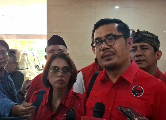 Kader PDIP, Wiradarma Harefa saat ditemui di Gedung Bareskrim Polri, Jakarta Selatan, Selasa, 27 Mei 2025. (Sumber: POSKOTA | Foto: Ali Mansur)