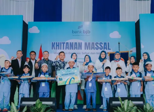 Sunatan massal bank bjb (Foto: dok bank bjb)