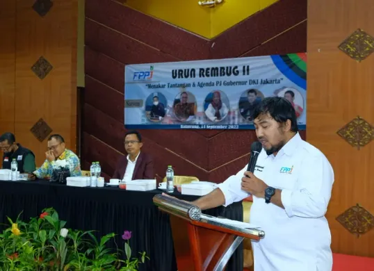 Ketua Forum Pemuda Peduli Jakarta (FPPJ), Ryan Endriyansah, saat memberikan pernyataan mendukung langkah percepatan program kerja 100 hari Gubernur Pramono Anung dan Wakil Gubernur Rano Karno. (Sumber: Dokumentasi Istimewa)