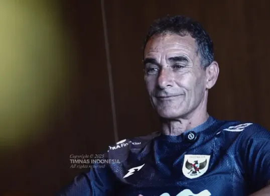 Reaksi Gerald Vanenburg setelah Timnas Indonesia U23 segrup dengan Korea Selatan di Kualifikasi Piala Asia U23 2026. (Foto: kitagaruda.id)