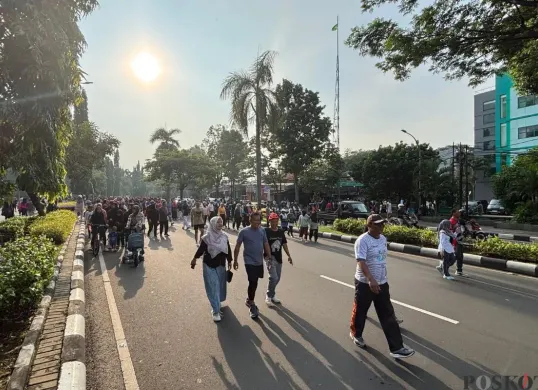 Uji coba CFD pekan kedua di Jalan Tegar Beriman, Cibinong, Kabupaten Bogor, Minggu, 2 November 2025. (Sumber: Poskota/Giffar Rivana)