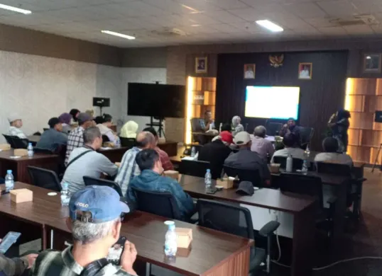 Sosialisasi Program Bank Sampah di Ruang Rapat Aula Lantai 1 Kantor DLH Kota Bekasi, Bojong Rawalumbu, Sabtu, 1 November 2025. (Sumber: Dok. Istimewa)