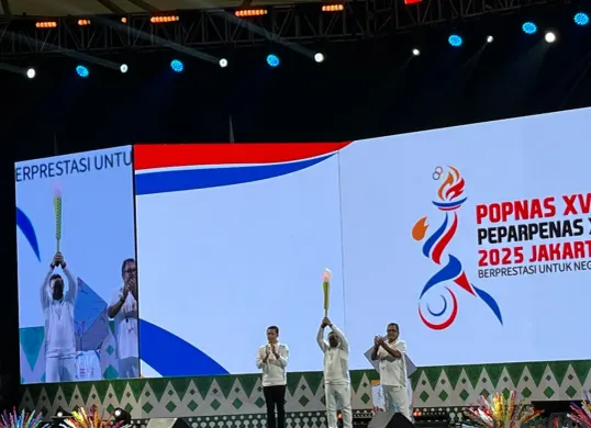 Gubernur Jakarta, Pramono Anung dan Wamenpora, Taufik Hidayat membuka secara resmi Popnas XVII dan Peparnas XI di Jakarta International Velodrome, Minggu, 2 November 2025. (Sumber: POSKOTA | Foto: M Tegar Jihad)