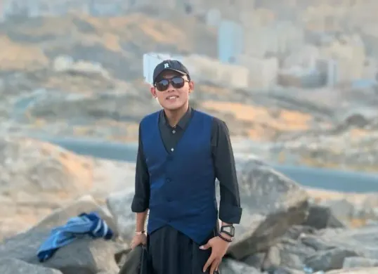 Gus Elham Yahya tengah menjadi sorotan publik setelah sebuah video dirinya mencium anak perempuan secara tiba-tiba saat acara pengajian beredar luas di media sosial. (Sumber: Instagram/@ellhamyahya)