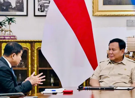 Mantan Menteri Perhubungan, Ignasius Jonan, kembali menjadi sorota setelah kabar mengenai pertemuannya dengan Presiden Prabowo Subianto di Istana Kepresidenan, Jakarta, pada Senin, 3 November 2025. (Sumber: Instagram/@ignasius.jonan)
