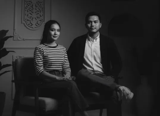 Prompt Gemini AI foto pasangan hitam putih. (Sumber: Istimewa)