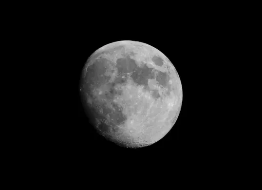 Fenomena Supermoon Beaver pada November 2025. (Sumber: Freepik)