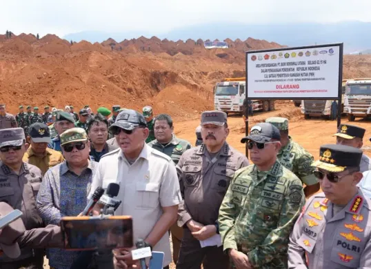 Satgas PKH meninjau lokasi pertambangan PT Bumi Morowali Utara (BMU) berlokasi di Kecamatan Bungku Pesisir, Kabupaten Morowali, Provinsi Sulawesi Tengah. (Sumber: Kejagung)