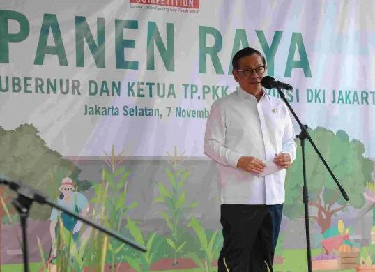 Gubernur Jakarta Pramono Anung di Perumahan Bukit Mas, Jakarta Selatan, Jumat, 7 November 2025. (Sumber: Dok. Kominfotik Pemprov Jakarta)