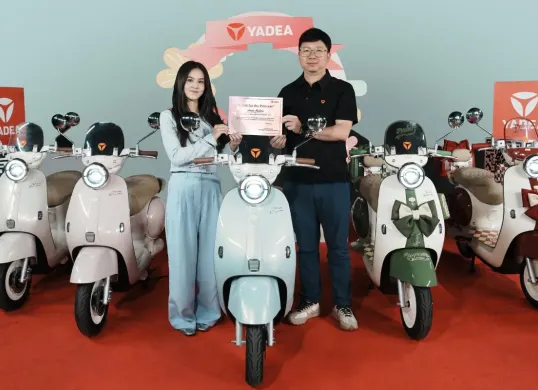 Ilustrasi konsumen sepeda listrik Yadea Ova. (Sumber: Dok. Yadea)