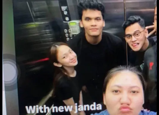 Simak fakta terbaru, kronologi perselingkuhan, foto viral Jule tanpa hijab, dan tanggapan netizen tentang caption 'With New Janda'. (Sumber: X/@thvk_)