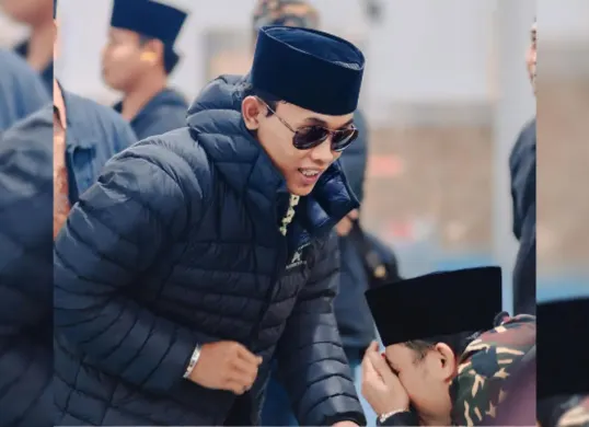 Profil dan biodata Gus Elham Yahya, dai muda 23 tahun asal Kediri yang viral di media sosial. (Sumber: Instagram/@ellhamyahya)