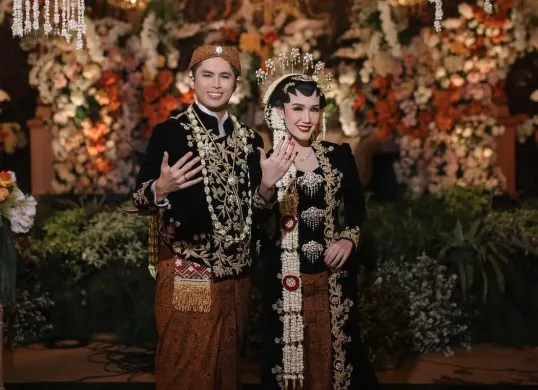 Aktris Luna Shabrina resmi menikah dengan Raden Mas Axel Caesario Efian pada Sabtu, 8 November 2025. (Sumber: Instagram/@shabrinaaluna)