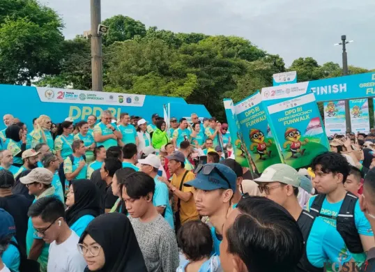 Acara Green Democracy Fun Walk di Plaza Timur GBK, Gelora, Tanah Abang, Jakarta Pusat, Minggu, 9 November 2025. (Sumber: Poskota/Heri Effendi)