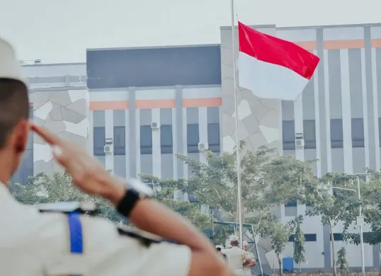 Ilustrasi - Pidato amanat pembina upacara Hari Pahlawan 2025. (Sumber: Pexels/Bima)