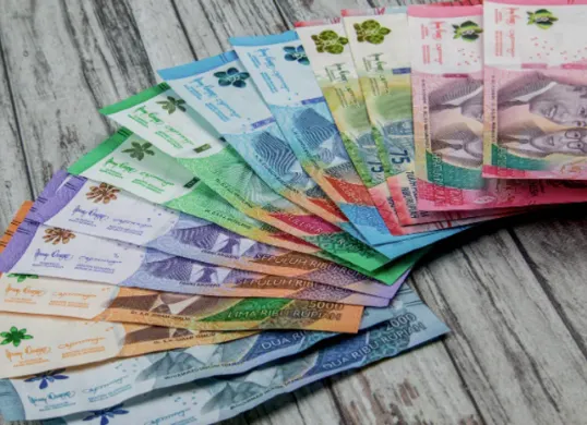 Pemerintah targetkan RUU Redenominasi Rupiah selesai 2027. Rp1.000 akan menjadi Rp1 tanpa mengubah nilai tukar. Simak manfaat untuk efisiensi transaksi, dampak pada ekonomi, dan tantangannya. (Sumber: Freepik)