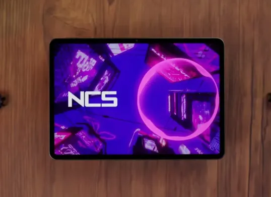 Tablet Xiaomi Pad 8. (Sumber: YouTube/AD Review)