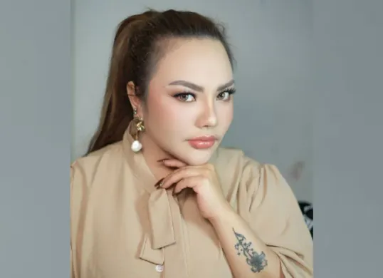 Update terbaru kasus Lisa Mariana: status tersangka video syur diakui, tapi kuasa hukum sanggah tudingan polisi. Mengaku rekam video karena mabuk dan tidak sadar. (Sumber: Instagram/@lisamarianaaa)
