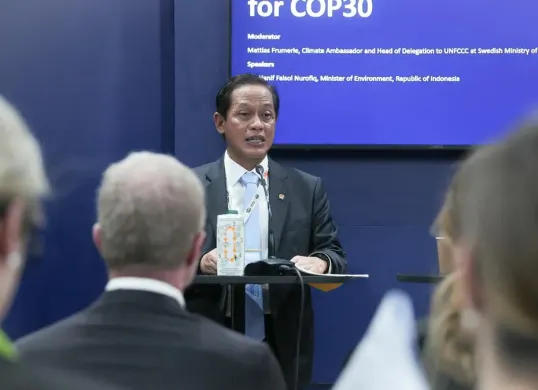 Menteri Lingkungan, Hanif Faisol dalam Pertemuan Tingkat Menteri Lingkungan di Konferensi Iklim COP30 di Brasil. (Sumber: Dok Kementerian LH)