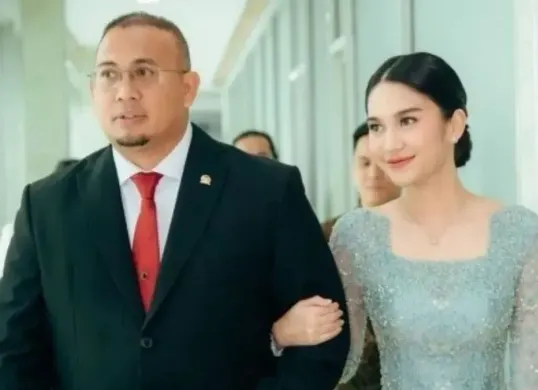 Andre Rosiade dengan anaknya Azizah Salsha (Sumber: Instagram)