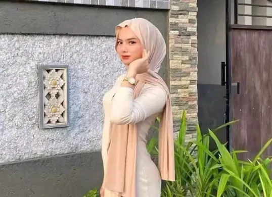 Dea Halipa, makeup artist (MUA) asal Lombok, Nusa Tenggara Barat (NTB), tengah menjadi sorotan warganet di berbagai platform media sosial. (Sumber: Instagram/@dealiphaa)