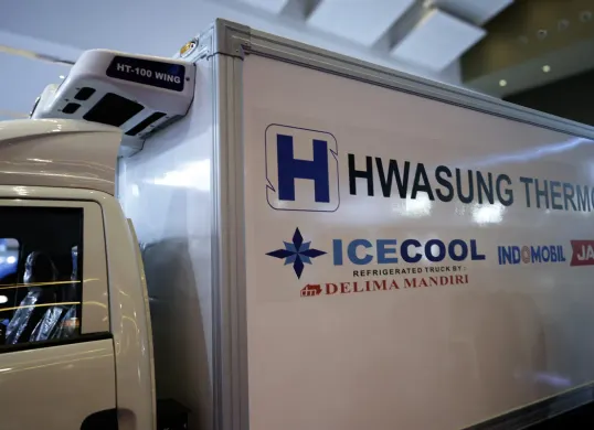 Indomobil JAC memperkenalkan truk listrik dengan teknologi e-PTO, baterai efisien, dan pendingin elektrik Hwasung Thermo. (Sumber: Dok. JAC)