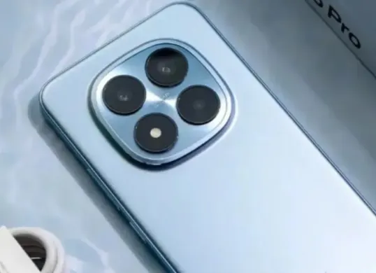 Ilustrasi konsep desain POCO X8 Pro: tampil dengan bodi metal premium, layar AMOLED 165Hz, dan modul kamera berteknologi OIS. (Sumber: Dok/Poco X8 Pro)