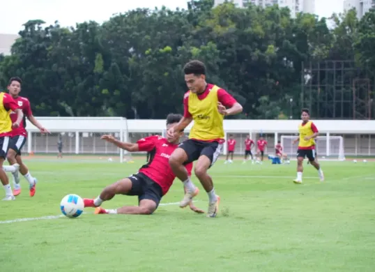Potret pemain Timnas Indonesia U23 saat melakukan latihan persiapan melawan Mali. (Sumber: PSSI)