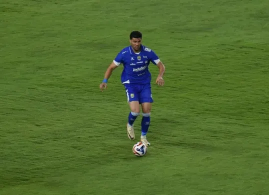 Julio Cesar makin betah berada di Persib Bandung. (Sumber: persib.co.id)