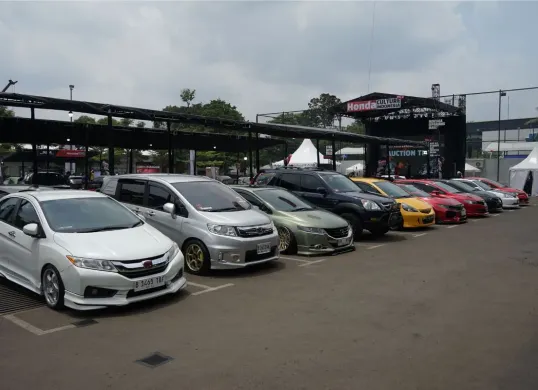 Honda Culture Indonesia Vol.2 resmi digelar di CIBIS Park, Jakarta, diwarnai perpaduan otomotif, lifestyle, dan kreativitas komunitas mobil Honda dari seluruh Indonesia. (Sumber: Dok. HPM)