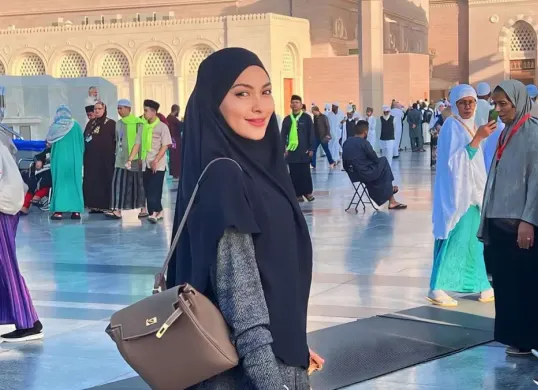 Istri sah Habib Bahar bin Smith, Fadlun Faisal Balghoits (Sumber: Instagram/@official_fadlunbalghoits)