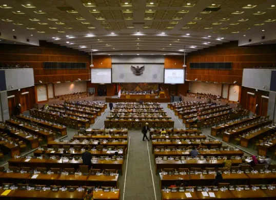 Ilustrasi rapat paripurna DPR RI saat pengesahan KUHAP menjadi undang-undang. (Sumber: Kemenkeu)